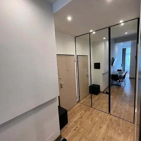 Center Apartament, Pazari Ri