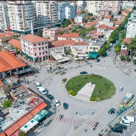 Center Apartament, Pazari Ri