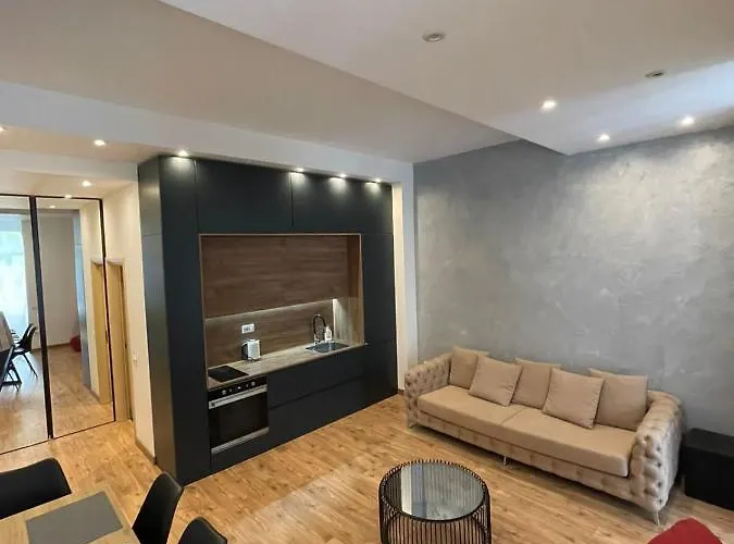 Center Apartament, Pazari Ri