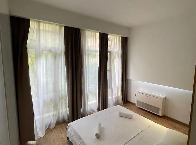 Center Apartament, Pazari Ri